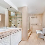 Cascais/lisbon, Private Jacuzzi, Garden, Pool&barbecue House Villa *