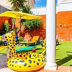 Cascais/lisbon, Private Jacuzzi, Garden, Pool&barbecue House Oeiras