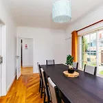 Villa Cascais/lisbon, Private Jacuzzi, Garden, Pool&barbecue House
