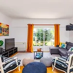 Cascais/lisbon, Private Jacuzzi, Garden, Pool&barbecue House * Oeiras