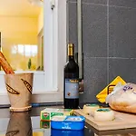 Cascais/lisbon, Private Jacuzzi, Garden, Pool&barbecue House Villa Oeiras