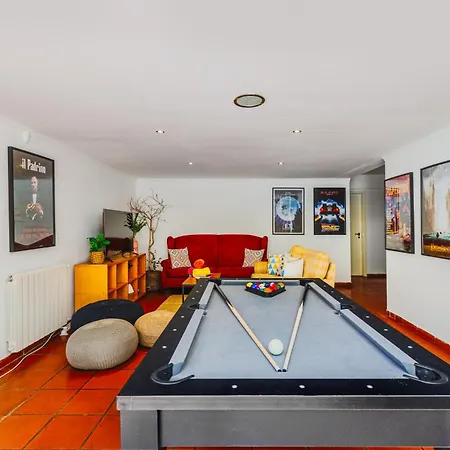 Villa Cascais/lisbon, Private Jacuzzi, Garden, Pool&barbecue House *