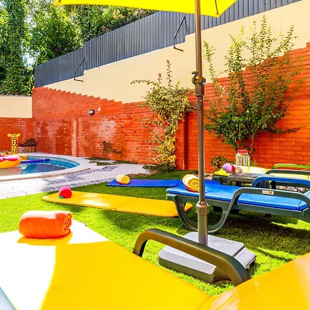 Jacuzzi, Garden, Pool & Barbecue House, 15mn From Lisbon Center Vila Oeiras
