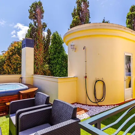 Jacuzzi, Garden, Pool & Barbecue House, 15mn From Lisbon Center Vila