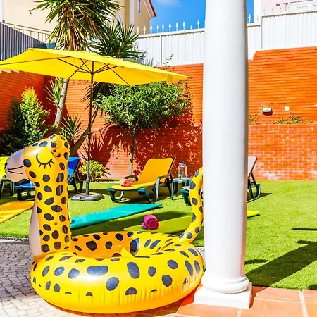 Jacuzzi, Garden, Pool & Barbecue House, 15mn From Lisbon Center Oeiras