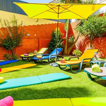 Jacuzzi, Garden, Pool & Barbecue House, 15mn From Lisbon Center