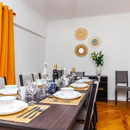 Vila Jacuzzi, Garden, Pool & Barbecue House, 15mn From Lisbon Center