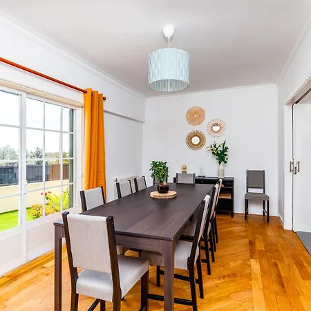 Jacuzzi, Garden, Pool & Barbecue House, 15mn From Lisbon Center * Oeiras